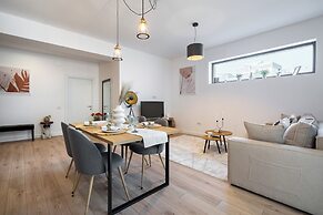 Uphome Suites