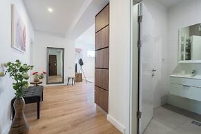 Uphome Suites