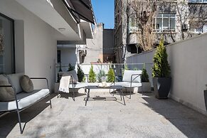 Uphome Suites