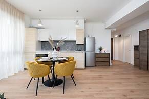 Uphome Suites