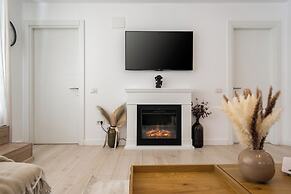 Uphome Suites