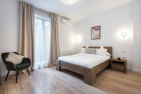 Uphome Suites