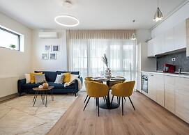 Uphome Suites
