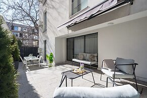 Uphome Suites