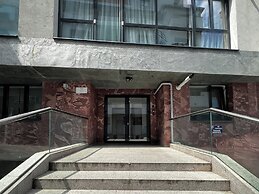 Uphome Suites