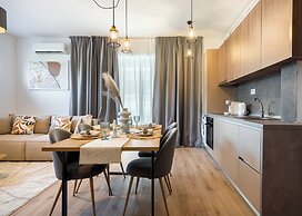 Uphome Suites