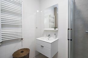 Uphome Suites