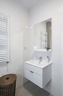 Uphome Suites