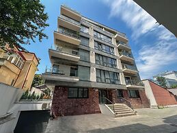Uphome Suites