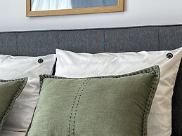 Uphome Suites