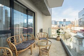 Uphome Suites
