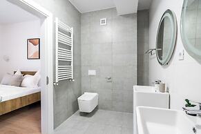 Uphome Suites