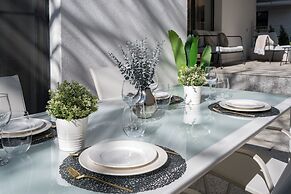 Uphome Suites