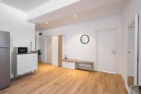 Uphome Suites