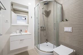 Uphome Suites