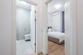 Uphome Suites
