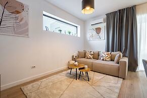 Uphome Suites