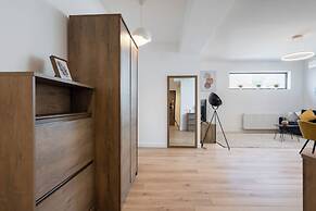 Uphome Suites