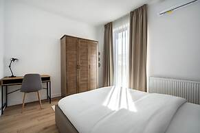 Uphome Suites
