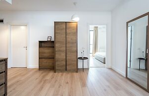 Uphome Suites