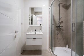 Uphome Suites