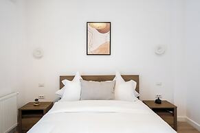 Uphome Suites