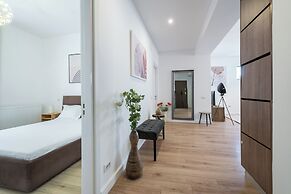 Uphome Suites
