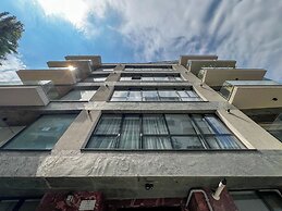 Uphome Suites