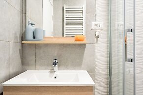 Uphome Suites