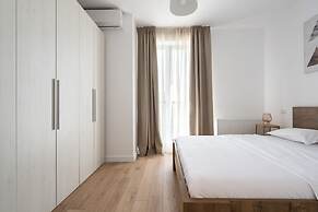 Uphome Suites