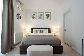 Uphome Suites