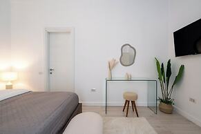 Uphome Suites