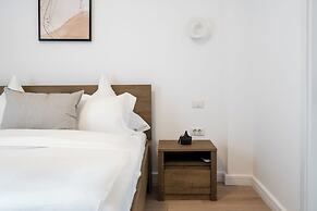 Uphome Suites