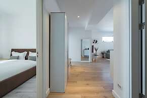 Uphome Suites