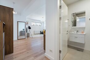 Uphome Suites
