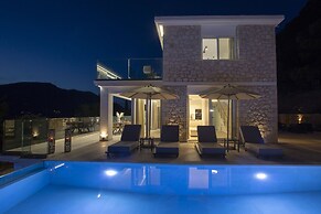 Majestic Luxury Villas