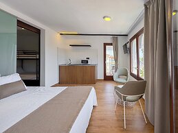 EMERALD SUN HOTEL