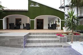 EMERALD SUN HOTEL