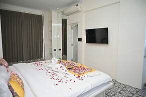 Urvi Banquets & Guest House
