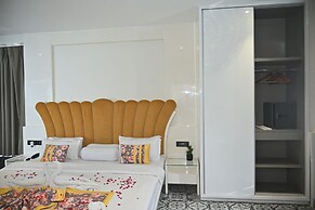 Urvi Banquets & Guest House