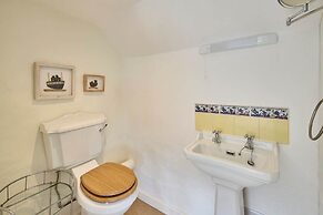 Host Stay Pebble Cottage