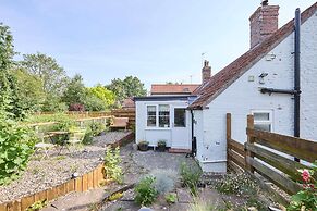 Host Stay Pebble Cottage