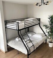 1593 Charonne