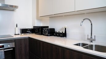 Halo Apartment
