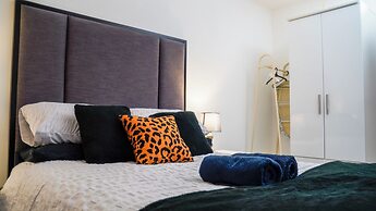 Halo Apartment
