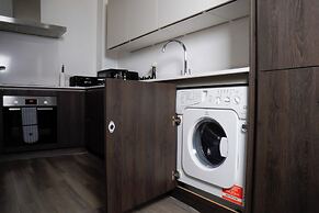 Halo Apartment