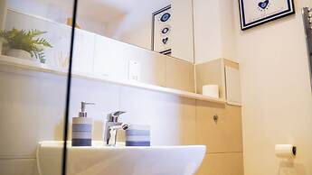 Halo Apartment