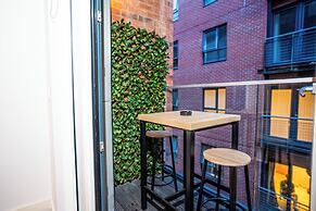 Halo Apartment