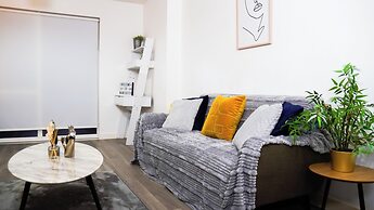 Halo Apartment