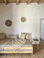 Nesa Paros
